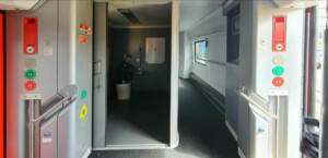Záchod pro vozíčkáře ve vlaku InterJet, vůz Bbmpz 894