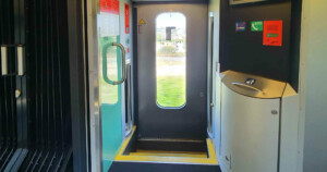 Dveře a chodba vozu RailJet 631