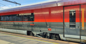 Dveře a chodba vozu RailJet 631