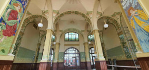 Sloupový sál Fantovy budovy pražského hlavního nádraží