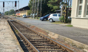 Nádraží v Lysé nad Labem, nástupiště u koleje 1 vpravo