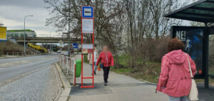 Autobusová zastávka Nádraží Horní Měcholupy