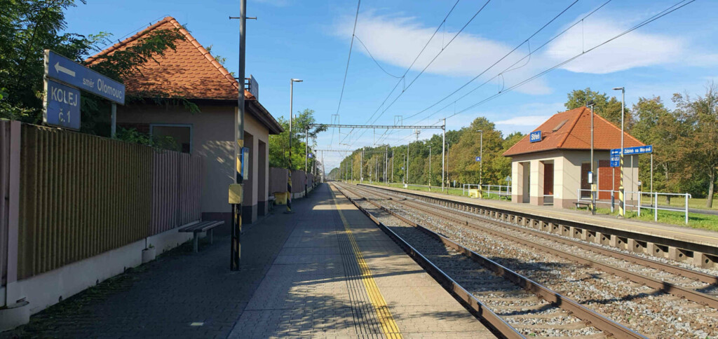 Vlaková zastávka Střeň