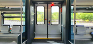 Dveře vozu 654 soupravy RegioJet