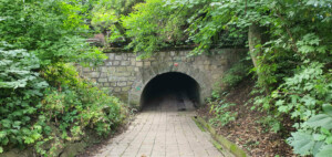 Tunel pod tratí pro pěší v Rousínově