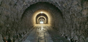 Tunel pod tratí pro pěší v Rousínově