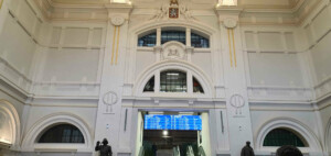 Vstupní hala plzeňského hlavního nádraží