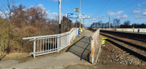Dolní Lhota - přístup na nástupiště směr Brno