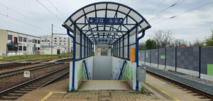 Nádraží Lužice a nástupiště 3 u koleje 5 a 6