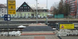 Nádraží v Rožnově pod Radhoštěm - přístup na nástupiště u koleje 2
