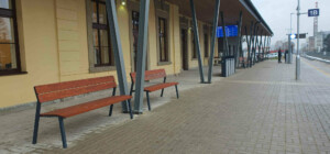 Čekárna, pokladna a záchody na nádraží v Rožnově pod Radhoštěm