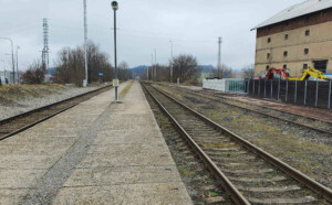 Bystřice nad Pernštejnem, nástupiště u koleje 3