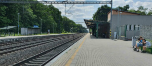 Nástupiště 2 na zastávce Praha-Klánovice