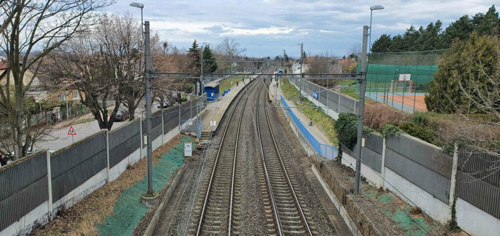 Vlaková stanice Praha-Kolovraty