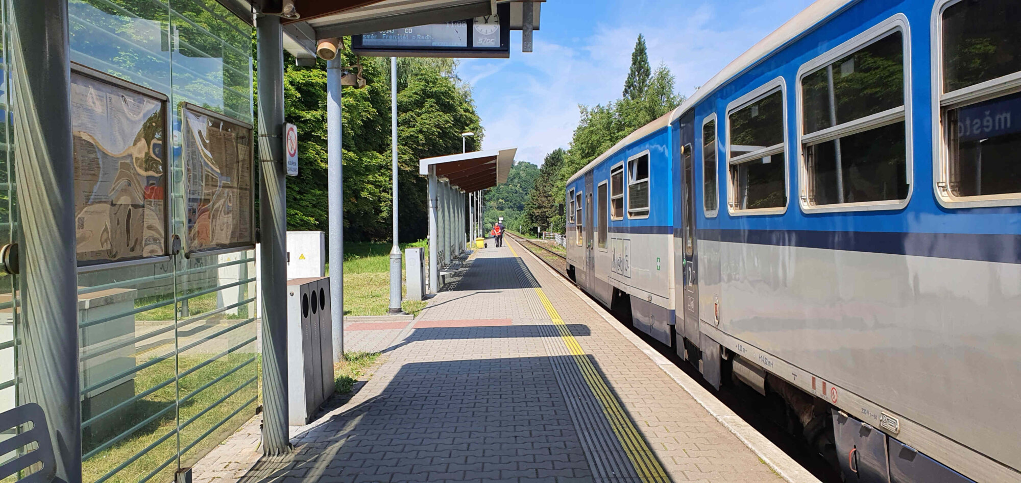 Nástupiště na zastávce Frenštát pod Radhoštěm město