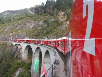 Pohled z okna osobního vlaku na viadukt Landwasser, autor Miroslav Hruška