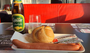 Rakouské párky v červeném RailJetu