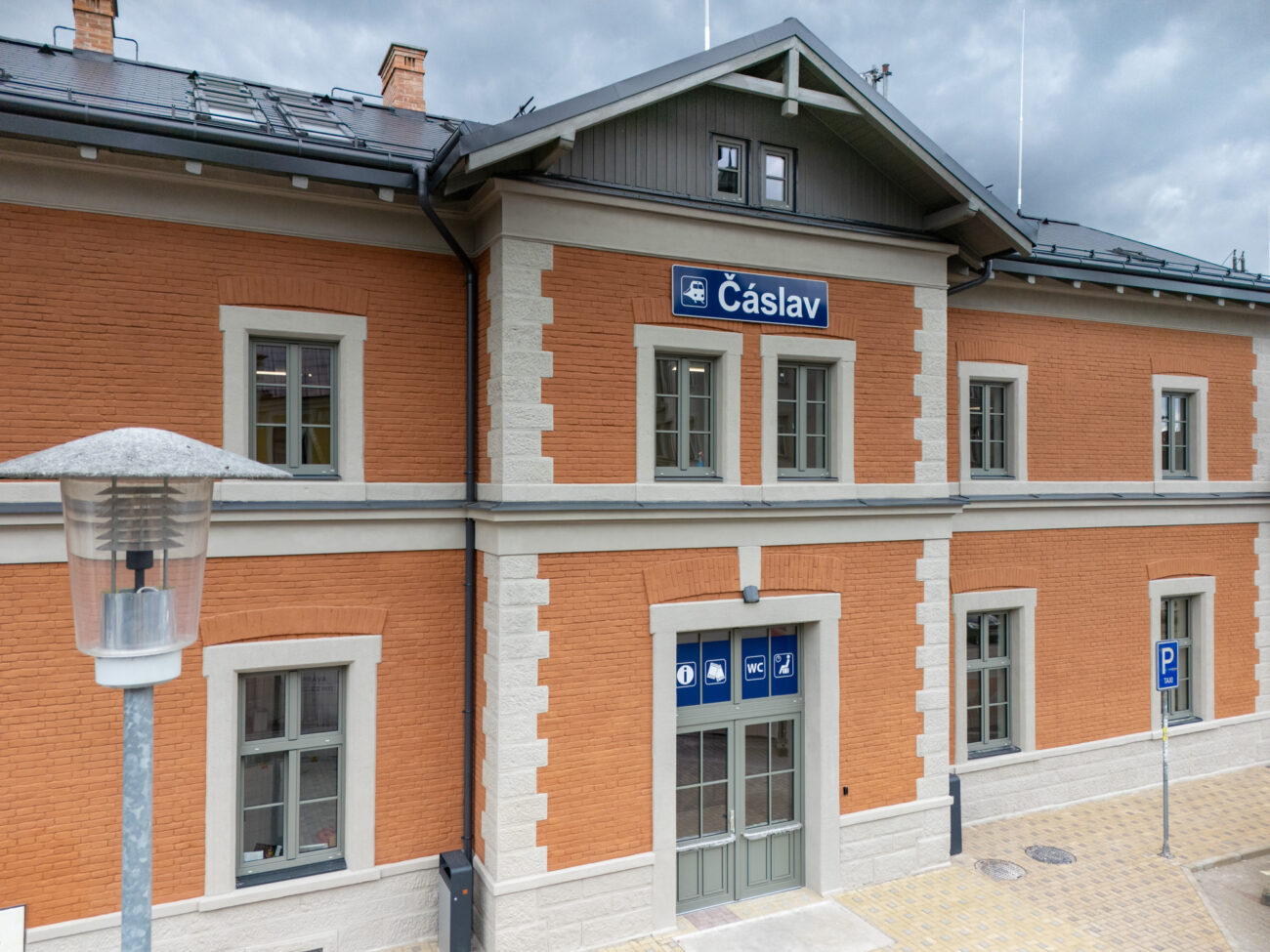 Nádraží v Čáslavi po modernizaci v květnu 2025