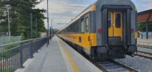Nástupiště u 1. koleje v Brně-Králově Poli