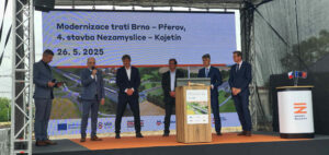 Slavnostní projevy při zahájení stavby nové trati