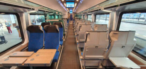Sedadla ve voze ComfortJet Bdmpz 883
