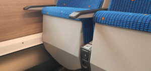 Místo pro vozíčkáře v soupravě ComfortJet, vůz Bbmpz 884