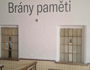 Z prohlídky starého nádraží Bubny