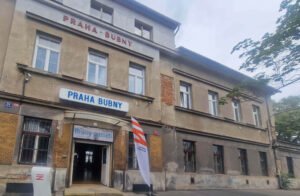 Z prohlídky starého nádraží Bubny