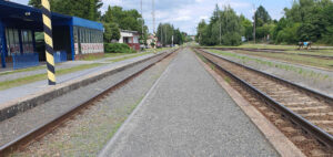 Nádraží Bystřice pod Hostýnem a nástupiště u koleje 3