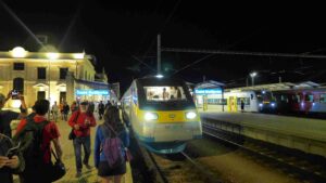 Historicky první Pendolino jedoucí rychlostí až 200 km/h po příjezdu do Českých Budějovic