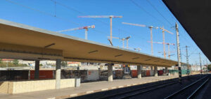Praha Smíchov - v srpnu 2025 zůstává z původních nástupišť v provozu už jen to druhé