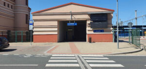 Vstup do podchodu na nádraží v Českém Brodě