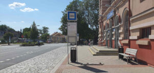 Zastávky autobusů u nádraží v Českém Brodě: BUS Český Brod, železniční stanice