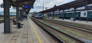 Nádraží ve Valašském Meziříčí - nástupiště 3 u koleje 2