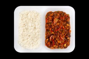 Chilli s fazolemi s jasmínovou rýží z podzimní nabídky Leo Express