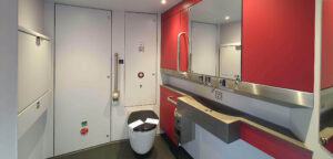 Cestujeme na vozíku v jednotce Flirt Stadler