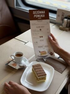 Tiramisu + káva za zvýhodněnou cenu z podzimní nabídky WAGON SLOVAKIA KOŠICE