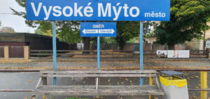 Nástupiště na vlakové zastávce Vysoké Mýto město