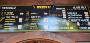 Občerstvení u nádraží v Náměšti