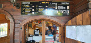 Občerstvení u nádraží v Náměšti