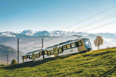 Na vrchol Rigi můžete jet novými moderními vlaky, které jsou částečně nízkopodlažní, zdroj archiv Rigi Bahnen