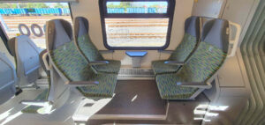 Jednotka Flirt v barvách dopravce Koleje Mazowiecki