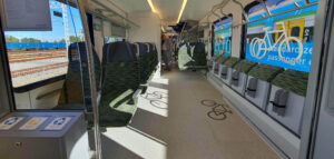 Cestujeme s kolem nebo na vozíku jednotkou Stadler Flirt