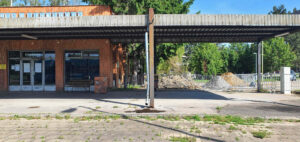 Příchod na nádraží Újezdec u Luhačovic