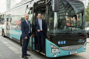 Vienna Airport BUS na zastávce