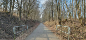 Cestou původních kolejí