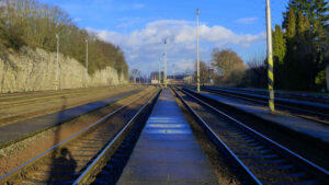 Nádraží Bakov nad Jizerou, nástupiště u koleje 4