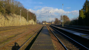 Nádraží Bakov nad Jizerou, nástupiště u koleje 5