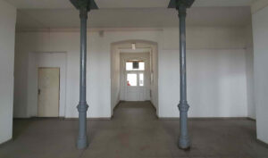 Čekárna na nádraží v Bakově nad Jizerou