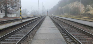 Nádraží Bakov nad Jizerou, nástupiště u koleje 4